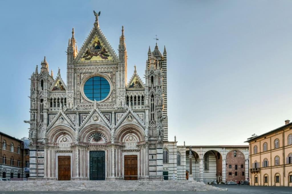 Palazzo Celsi Pollini Duomo Casa Emma Apartment เซียนา ภายนอก รูปภาพ